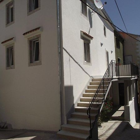 Apartments Dobrinj エクステリア 写真